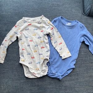 Set of H&M bodysuits 12-18m